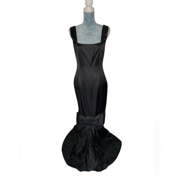 ☀️SOLD☀️ST. JOHN COUTURE Black Silk Bow Dress - Picture 1 of 6